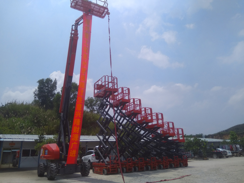 坐标广东，成功交付广东惠州租赁商客户数台剪叉车和臂式车，据悉该批设备将用于新能源汽车和LG项目。